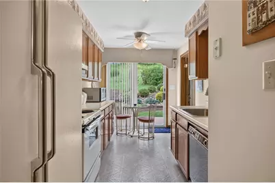 63 Hennig Dr, Pittsburgh, PA 15236 - Photo 11