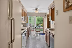 63 Hennig Dr, Pittsburgh, PA 15236 - Photo 11