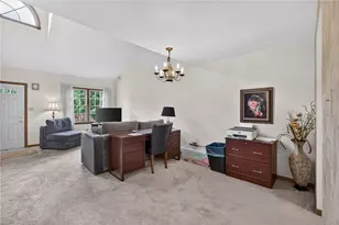 63 Hennig Dr, Pittsburgh, PA 15236 - Photo 9