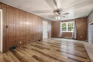 471 Beech Rd, Pittsburgh, PA 15239 - Photo 17