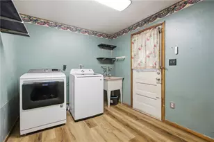 471 Beech Rd, Pittsburgh, PA 15239 - Photo 15