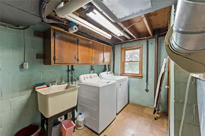 5892 Lorene Dr, Bethel Park, PA 15102 - Photo 27