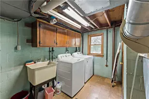 5892 Lorene Dr, Bethel Park, PA 15102 - Photo 27