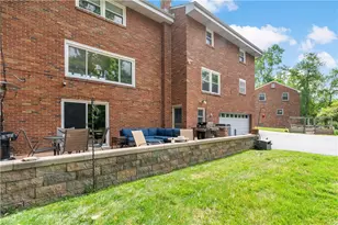 5892 Lorene Dr, Bethel Park, PA 15102 - Photo 29