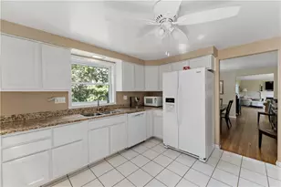 5892 Lorene Dr, Bethel Park, PA 15102 - Photo 9