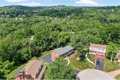 5892 Lorene Dr, Bethel Park, PA 15102 - Photo 37