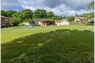 142 Emmet Dr, Chippewa Township, PA 15010 - Photo 9