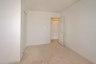 2010 Michael Dr, Pittsburgh, PA 15227 - Photo 17