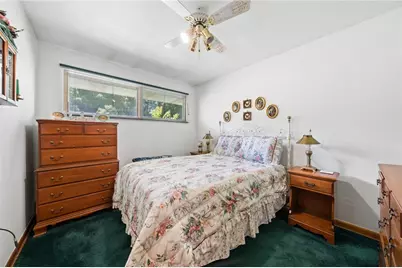 648 Birch St, Jeannette, PA 15644 - Photo 17