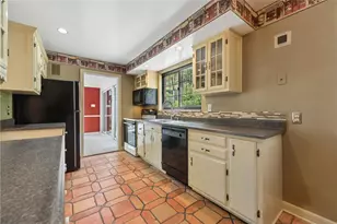 111 E Bruceton Rd, Pittsburgh, PA 15236 - Photo 15