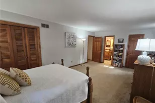 135 Thornwood Dr, Twp of But SE, PA 16001 - Photo 17