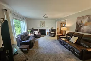 135 Thornwood Dr, Twp of But SE, PA 16001 - Photo 3