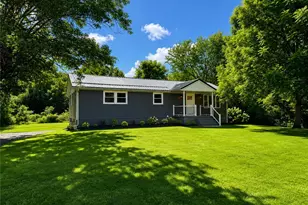 141 Lakeside Dr, Neshannock Township, PA 16105 - Photo 1
