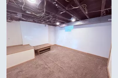 2067 Broadway Ave, Hempfield Township, PA 15601 - Photo 21