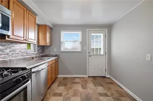 927 Edward Dr, Pittsburgh, PA 15227 - Photo 5