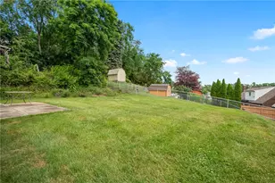 927 Edward Dr, Pittsburgh, PA 15227 - Photo 27