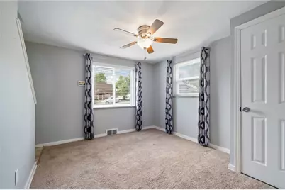 927 Edward Dr, Pittsburgh, PA 15227 - Photo 9