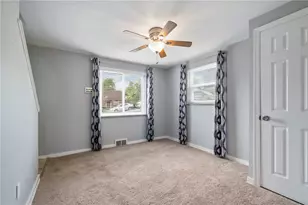 927 Edward Dr, Pittsburgh, PA 15227 - Photo 9