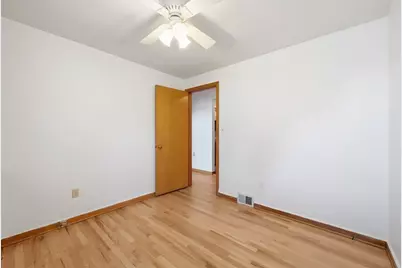 9117 Plateau Dr, Pittsburgh, PA 15237 - Photo 17