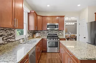 1900 Oakhurst Dr, Pittsburgh, PA 15101 - Photo 7