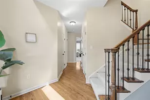1900 Oakhurst Dr, Pittsburgh, PA 15101 - Photo 3