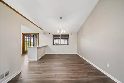 304 S Highlander Heights Drive, Pittsburgh, PA 15116 - Photo 5