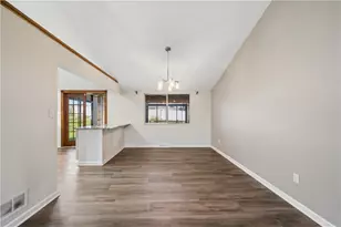 304 S Highlander Heights Dr, Pittsburgh, PA 15116 - Photo 7