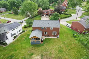 2738 Milford Dr, Bethel Park, PA 15102 - Photo 31