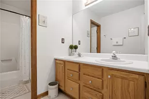 2414 Wedgewood Dr, Pittsburgh, PA 15090 - Photo 27