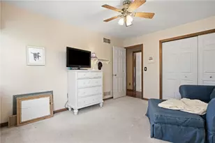 2414 Wedgewood Dr, Pittsburgh, PA 15090 - Photo 27