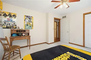 2414 Wedgewood Dr, Pittsburgh, PA 15090 - Photo 25