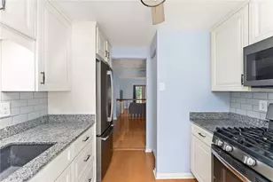 104 Spruce Ct, Ross Twp, PA 15229 - Photo 7