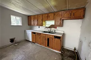 3036 Bethel Church Rd, Bethel Park, PA 15102 - Photo 5