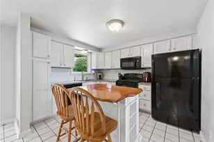 13301 Sylvia Dr, North Huntingdon, PA 15642 - Photo 9