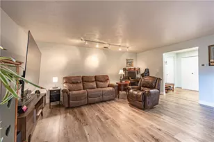 7509 Penn Bridge Ct, Pittsburgh, PA 15221 - Photo 5
