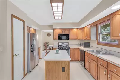 4027 Holiday Park Drive, Murrysville, PA 15668 - Photo 13