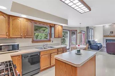 4027 Holiday Park Drive, Murrysville, PA 15668 - Photo 11
