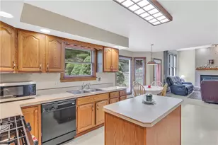 4027 Holiday Park Dr, Murrysville, PA 15668 - Photo 11