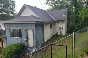 800 6th St, Stowe Township, PA 15136 - Photo 1