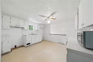 1351-1353 Mt Pleasant Rd, Hempfield Township, PA 15601 - Photo 7