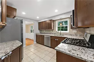 1185 Satellite Cir, Pittsburgh, PA 15241 - Photo 9
