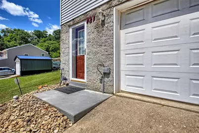 727 Dithridge  St., Jeannette, PA 15644 - Photo 3