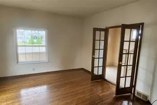 386 Pittsburgh Cir, Ellwood City, PA 16117 - Photo 11