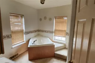 386 Pittsburgh Cir, Ellwood City, PA 16117 - Photo 17