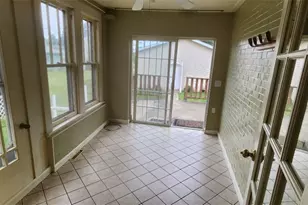 386 Pittsburgh Cir, Ellwood City, PA 16117 - Photo 13