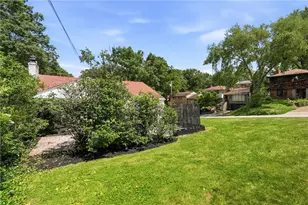 824 Foxland Dr, Pittsburgh, PA 15243 - Photo 33