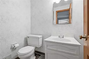 2529 Matterhorn Dr, Pittsburgh, PA 15090 - Photo 5