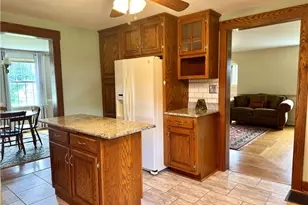 268 Holyoke Rd, Center Township, PA 16001 - Photo 7