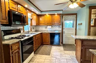 268 Holyoke Rd, Center Township, PA 16001 - Photo 5