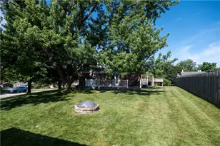 279 Southward Dr, Moon/Crescent Twp, PA 15108 - Photo 9